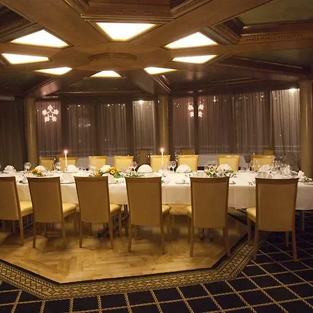 Waitz 4*